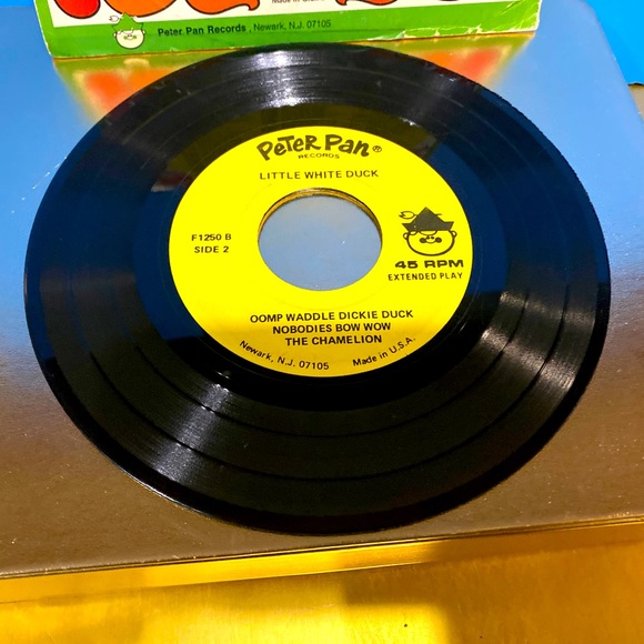 PETER PAN RECORD VINTAGE THE LITTLE WHITE DUCK VINYL 7” RECORD 4 FAVORITE SONGS - Picture 8 of 14